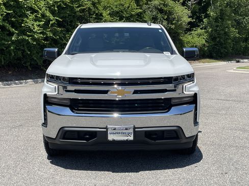 Used 2022 Chevrolet Silverado 1500 LT w/ Z71 Off-Road Package AWD/4WD image 3