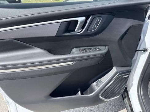 Used 2025 Buick Enclave Sport Touring image 19