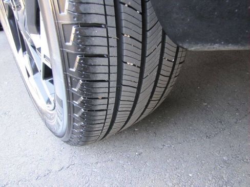 Used 2025 Kia Sportage SX image 32