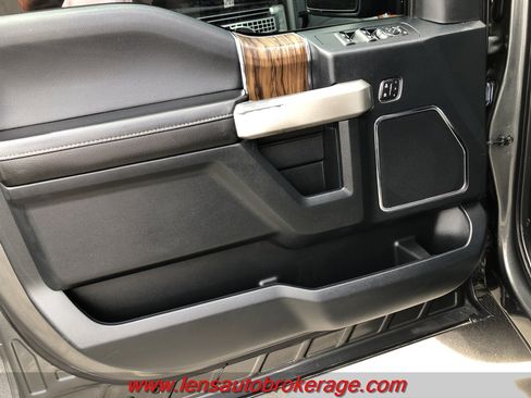 Used 2019 Ford F150 Lariat RWD image 9