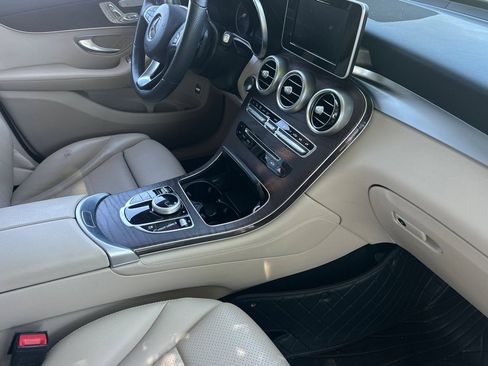 Used 2019 Mercedes-Benz GLC 300 4MATIC image 13