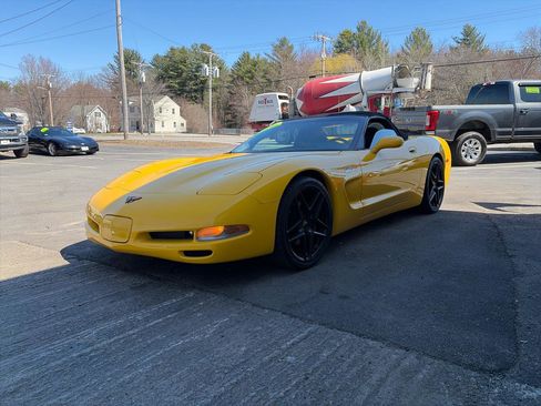Used 2001 Chevrolet Corvette Convertible w/ Preferred Equipment Group2 image 4