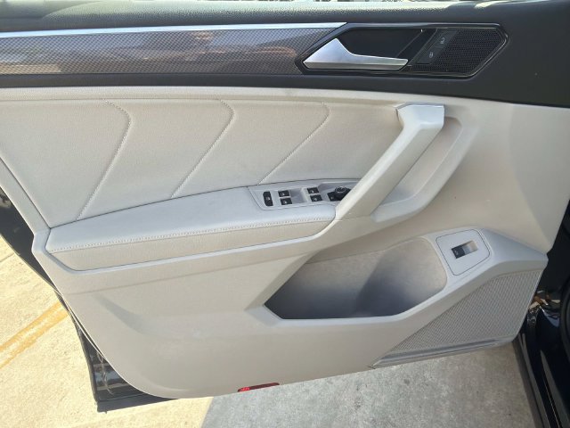 Certified 2024 Volkswagen Tiguan SE R-Line FWD image 15