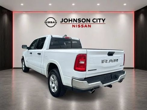 Used 2025 RAM 1500 Big Horn AWD/4WD image 7