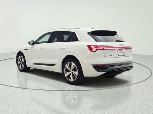 Used 2024 Audi Q8 e-tron Prestige AWD/4WD image 7