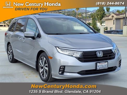 Used 2023 Honda Odyssey Touring image 3