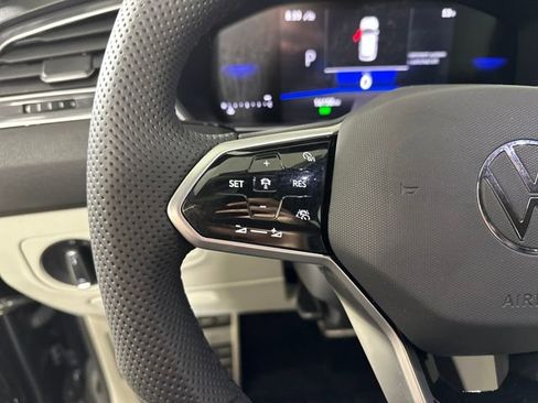 Used 2024 Volkswagen Tiguan SE R-Line image 15