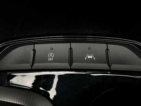 Used 2025 Buick Envista Sport Touring image 23