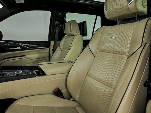 Used 2021 Cadillac Escalade Premium Luxury w/ Driver Assist Tech Package AWD/4WD image 16