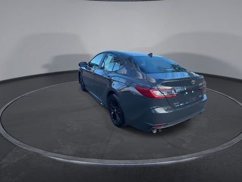 Used 2025 Toyota Camry SE image 11
