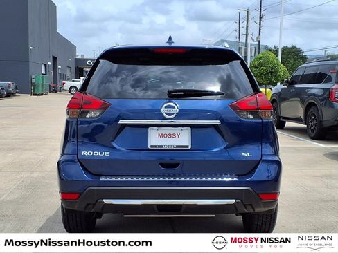 Used 2017 Nissan Rogue SL w/ SL Premium Package FWD image 6