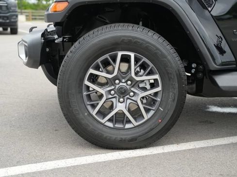 New 2026 Jeep Wrangler Unlimited Sahara AWD/4WD image 9