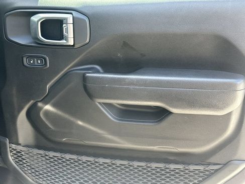 Used 2022 Jeep Gladiator Sport AWD/4WD image 15