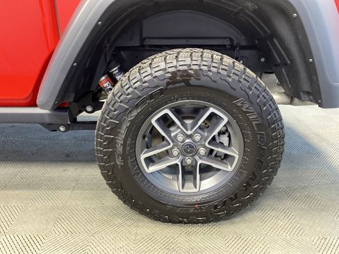 Certified 2024 Jeep Gladiator Mojave w/ Technology Group image 30