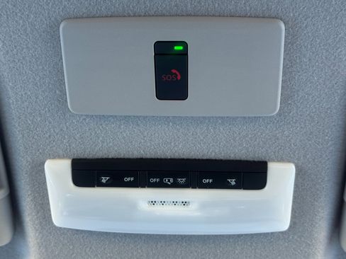 Used 2023 Nissan Kicks SR w/ SR Premium Package FWD image 29