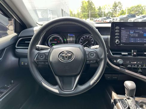 Used 2023 Toyota Camry SE w/ Convenience Package FWD image 11