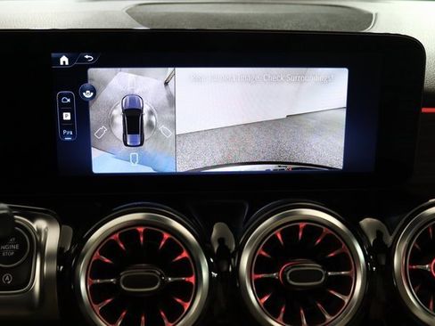 Certified 2025 Mercedes-Benz GLB 250 4MATIC image 29