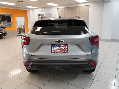 Certified 2025 Chevrolet Trax RS w/ Driver Confidence Package image 8