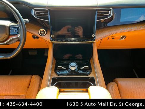 Used 2022 Jeep Grand Wagoneer Series III w/ Rear Seat Video Group 1 image 13