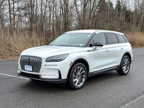 Used 2024 Lincoln Corsair AWD w/ Equipment Group 101A image 3