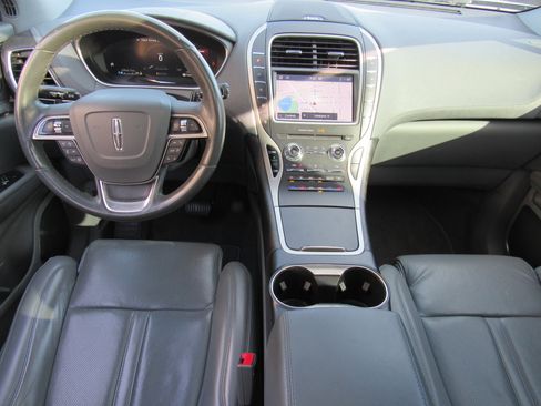 Certified 2020 Lincoln Nautilus Reserve w/ Equipment Group 201A image 11