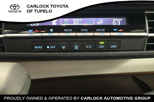 Used 2023 Toyota Sienna LE FWD image 34