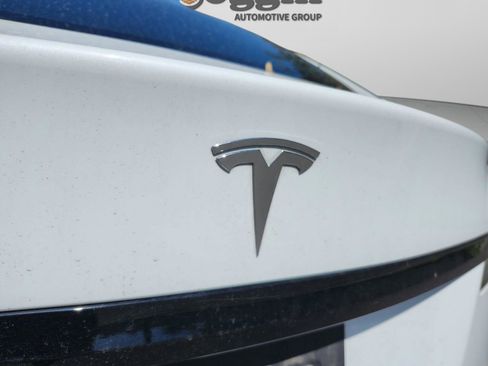 Used 2022 Tesla Model S image 23