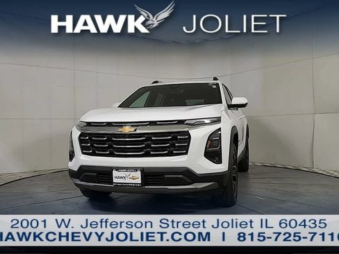 Used 2025 Chevrolet Equinox LT w/ Convenience Package II AWD/4WD image 3
