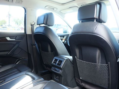 Used 2020 Audi Q5 2.0T Premium w/ Convenience Package image 29