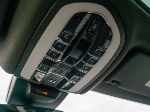 Certified 2026 Porsche Macan AWD/4WD image 20