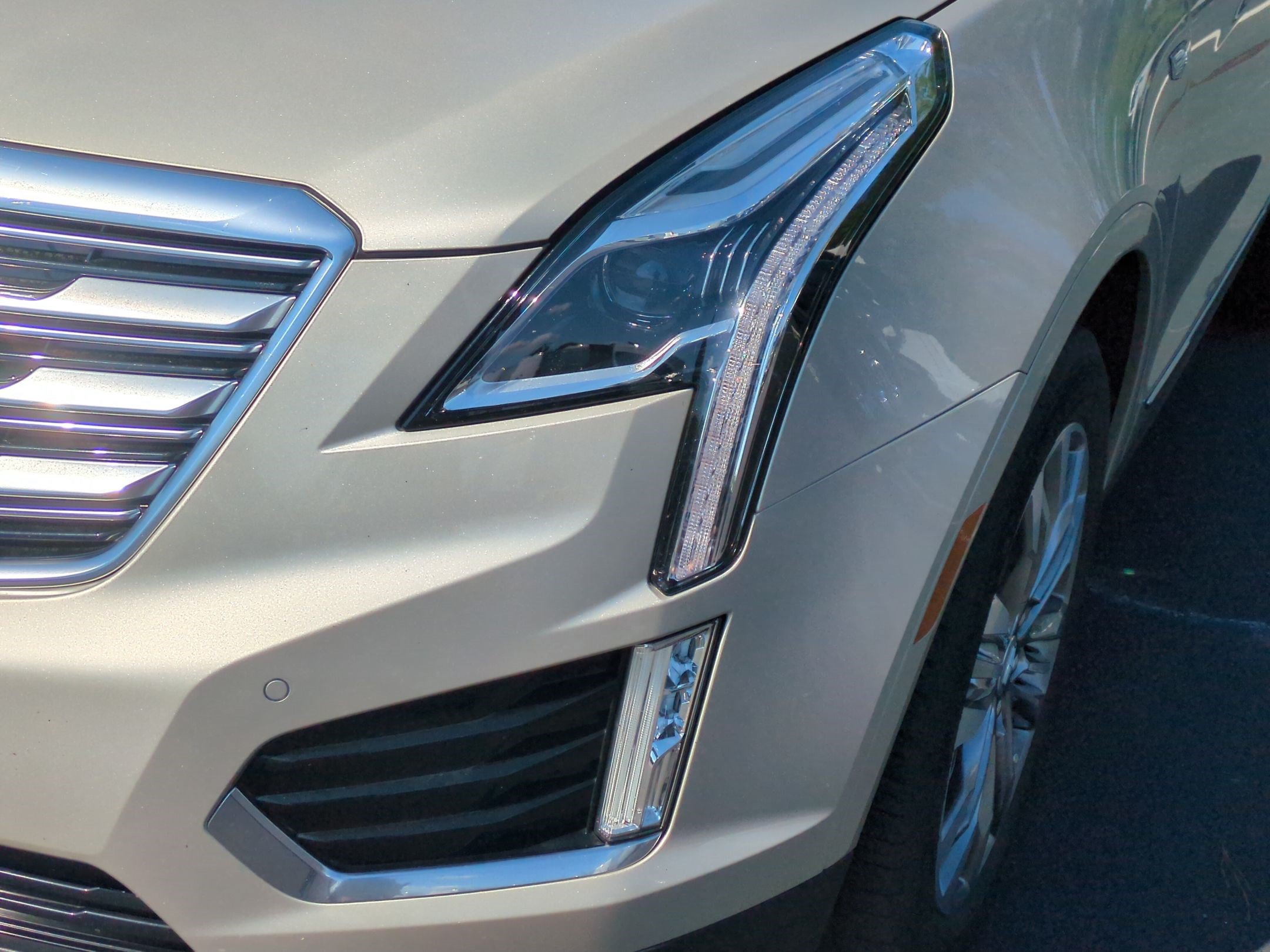 Used 2017 Cadillac XT5 Premium Luxury FWD image 6