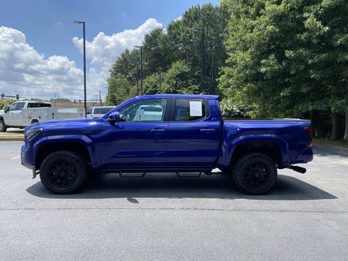 Used 2025 Toyota Tacoma SR5 RWD image 6