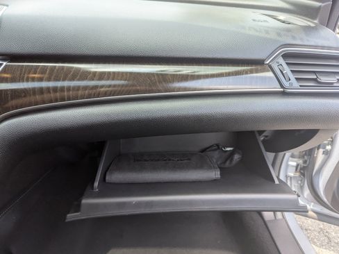 Used 2018 Honda Accord EX-L image 36