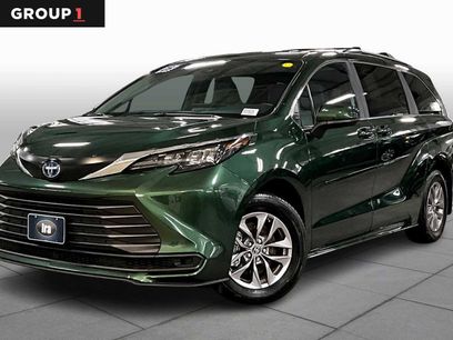 Used 2025 Toyota Sienna LE