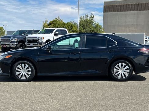 Used 2022 Toyota Camry LE FWD image 9