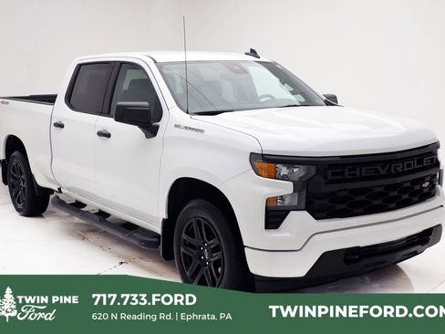 Used 2024 Chevrolet Silverado 1500 Custom image 1