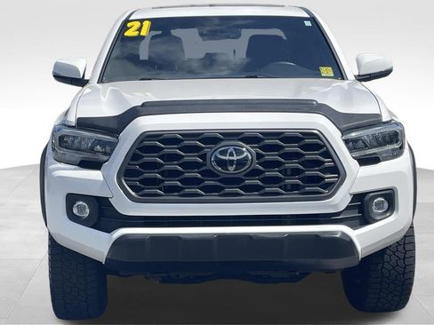 Used 2021 Toyota Tacoma TRD Off-Road w/ TRD Premium Off Road Package AWD/4WD image 9