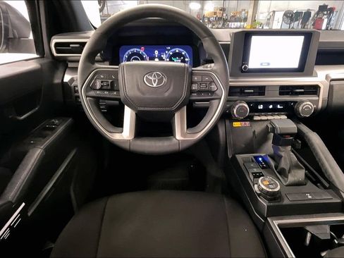 Used 2025 Toyota 4Runner 4WD image 4