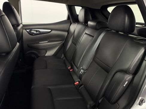 Used 2022 Nissan Rogue Sport SL w/ Premium Package FWD image 17