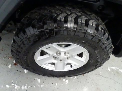 Used 2020 Jeep Wrangler Unlimited Sport S image 25