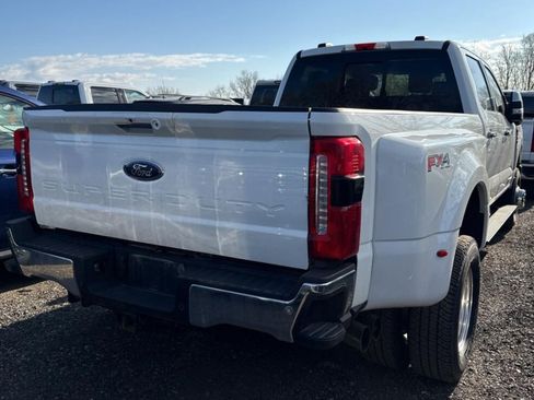 Used 2023 Ford F350 Lariat w/ Lariat Ultimate Package AWD/4WD image 3