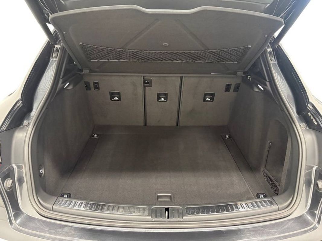 Used 2018 Porsche Macan AWD/4WD image 13