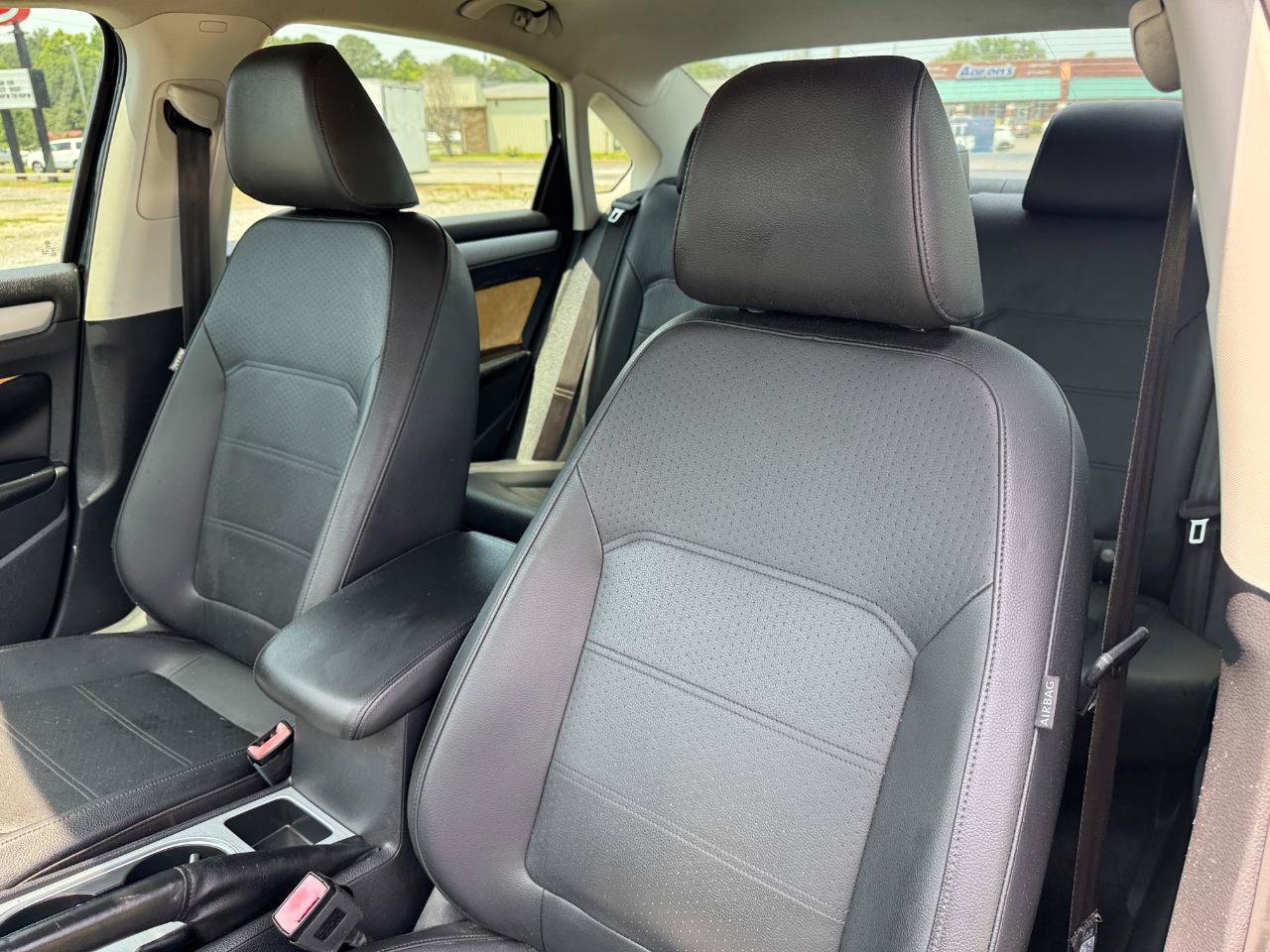 Used 2013 Volkswagen Passat TDI SE FWD image 19