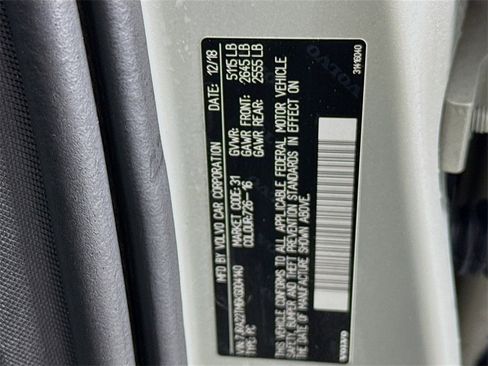 Used 2019 Volvo S60 T6 R-Design image 32