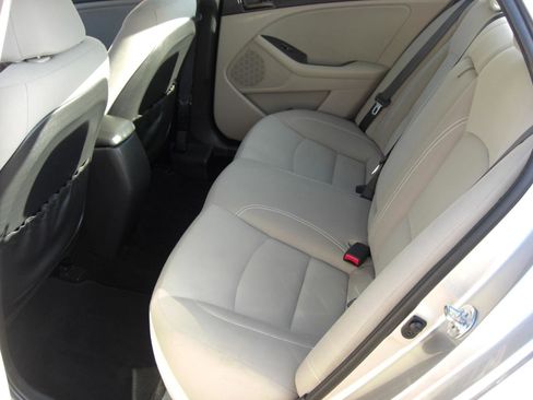Used 2013 Kia Optima LX FWD image 11