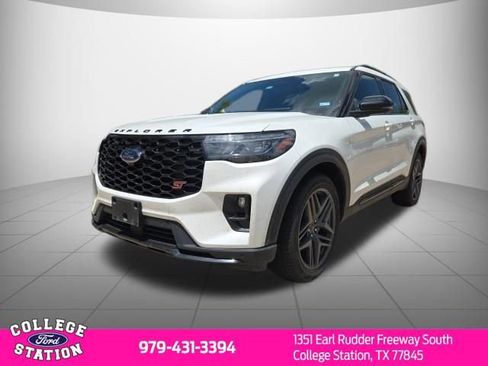Used 2025 Ford Explorer ST w/ Sun And Sound Package AWD/4WD image 2