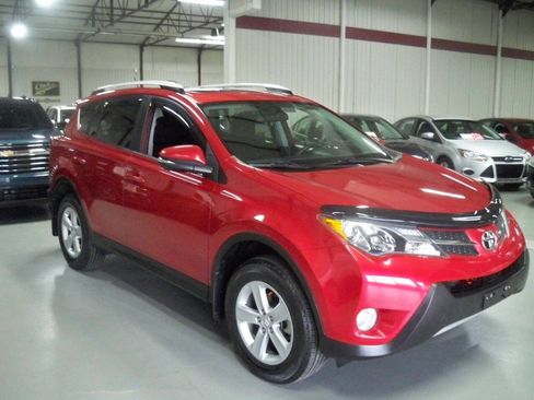 Used 2013 Toyota RAV4 XLE image 3