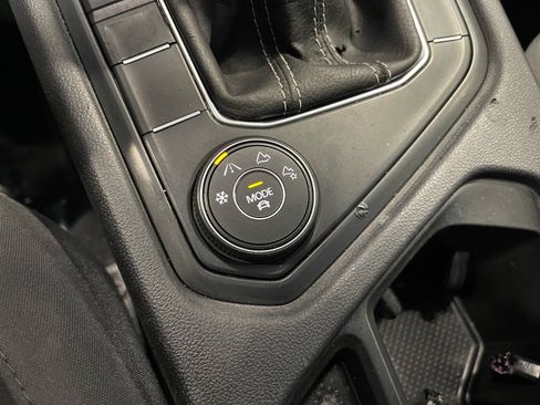 Used 2022 Volkswagen Taos S image 40