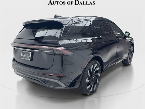 Used 2024 Lincoln Nautilus Reserve w/ Equipment Group 203A AWD/4WD image 9