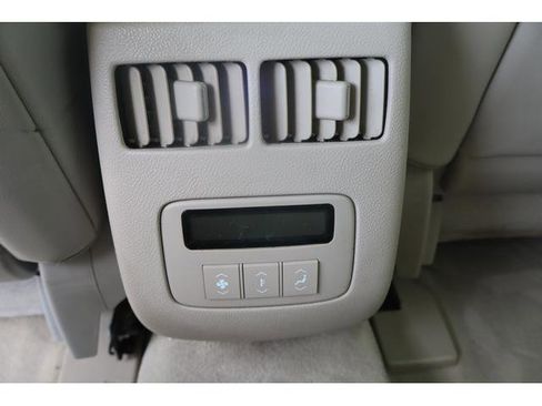 Used 2006 Cadillac DTS w/ Sun And Sound Package FWD image 9